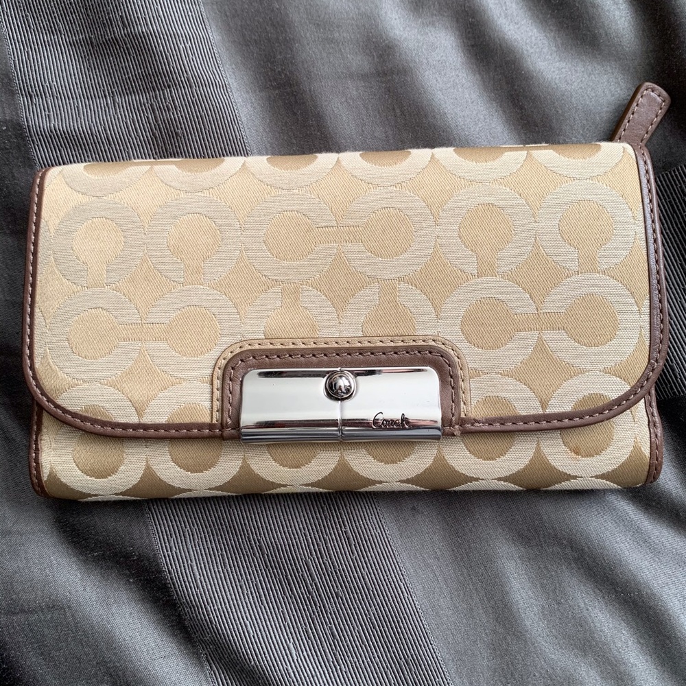 🔵 15%+ OFF SALE - Coach wallet